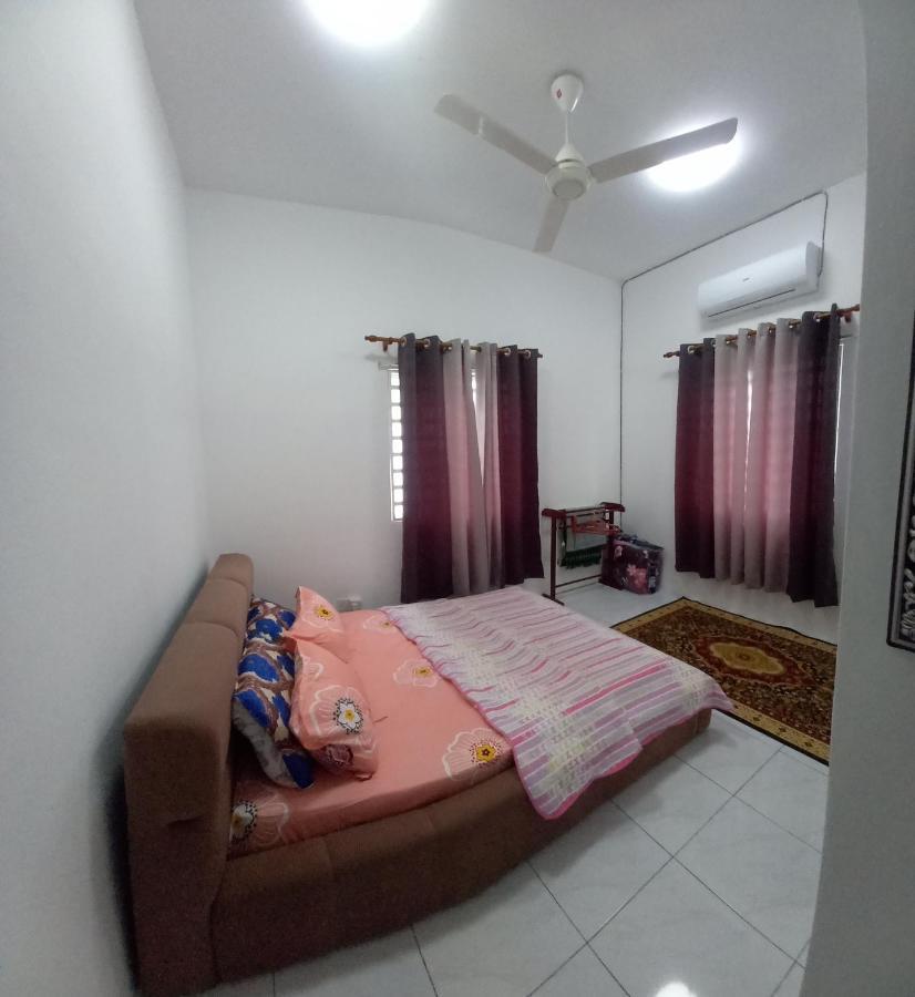 Homestay D'Mama Ifor Muslimi Танджунг Малим Екстериор снимка